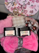 Load image into Gallery viewer, Holiday Home Spa Gift Basket